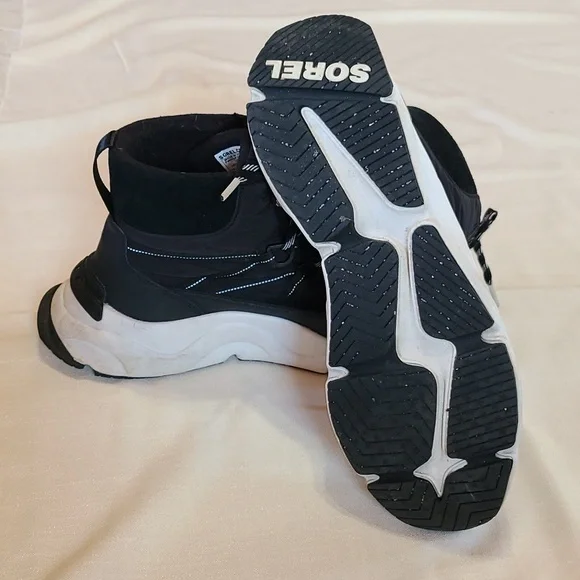 Sorel Women's black boots - Picture 6 of 16